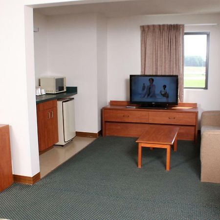Centerstone Inn & Suites Carlyle Zewnętrze zdjęcie
